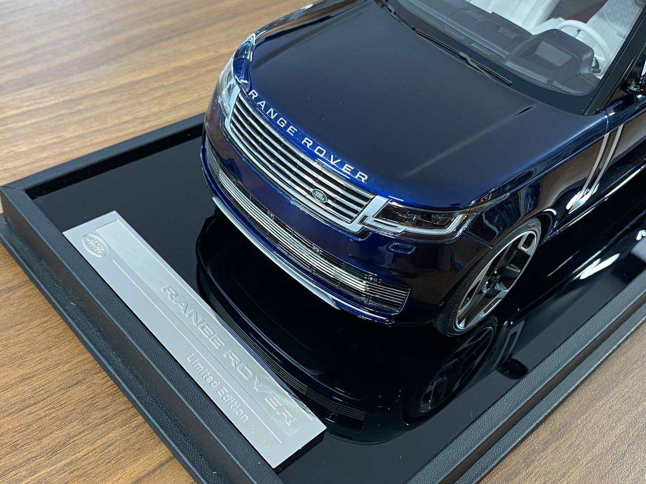 1/18 Resin MotorHelix Range Rover Autobiography 2022 Constellation blue Limited-99 pcs