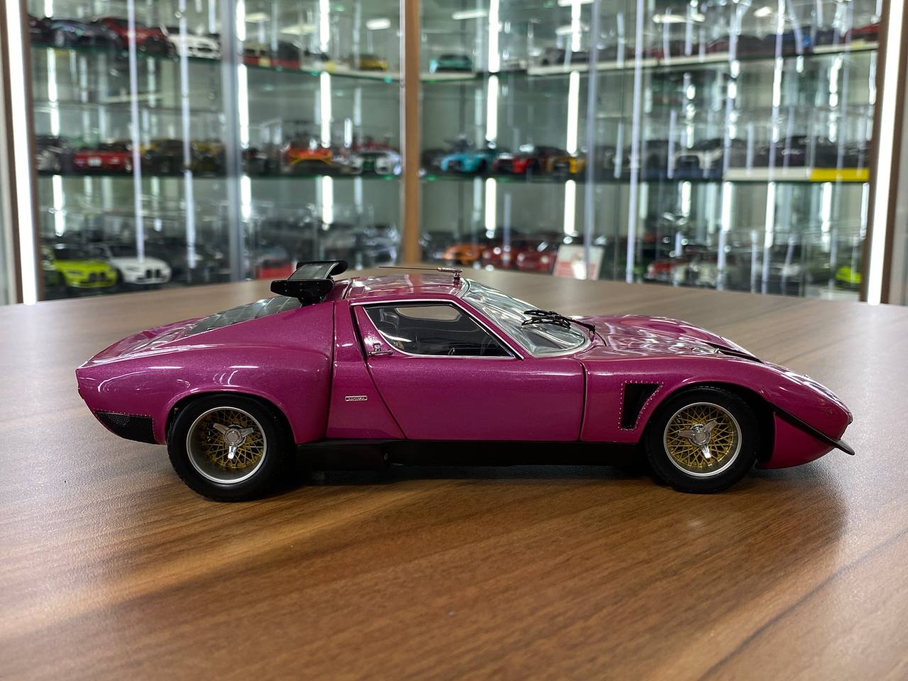 1/18 Diecast Full opening Kyosho Lamborghini JOTA SVR Pink