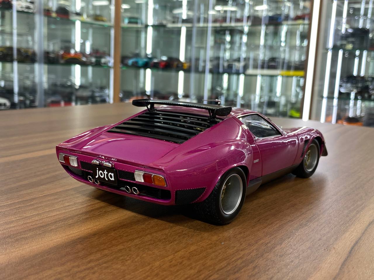 1/18 Diecast Full opening Kyosho Lamborghini JOTA SVR Pink