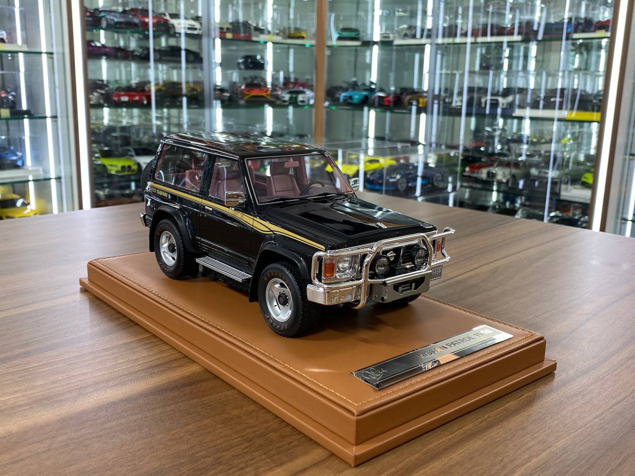1/18 resin Nissan PATROL Y60 1994 Black by Old School Models - Limited 70 pcs