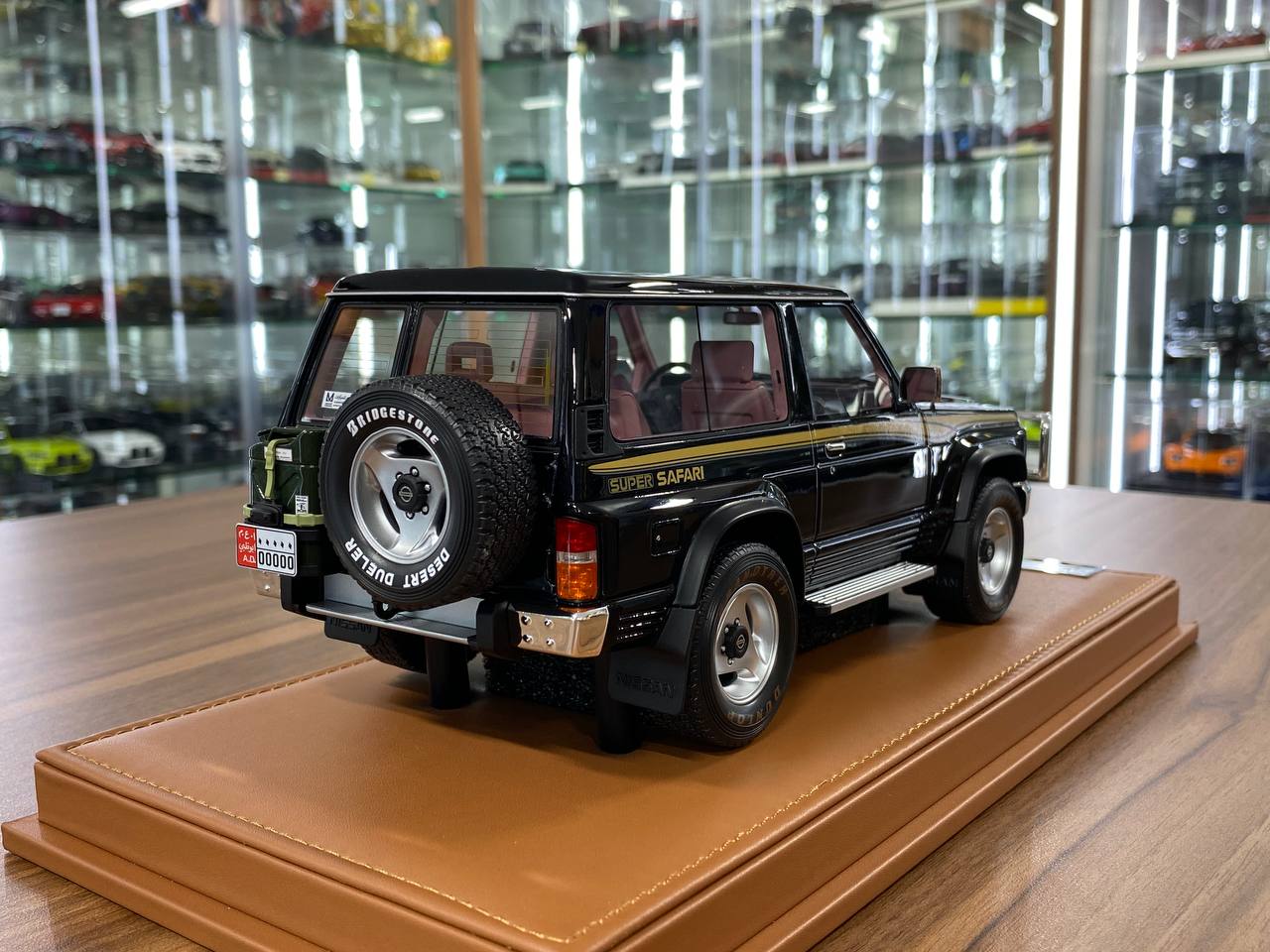 1/18 resin Nissan PATROL Y60 1994 Black by Old School Models - Limited 70 pcs