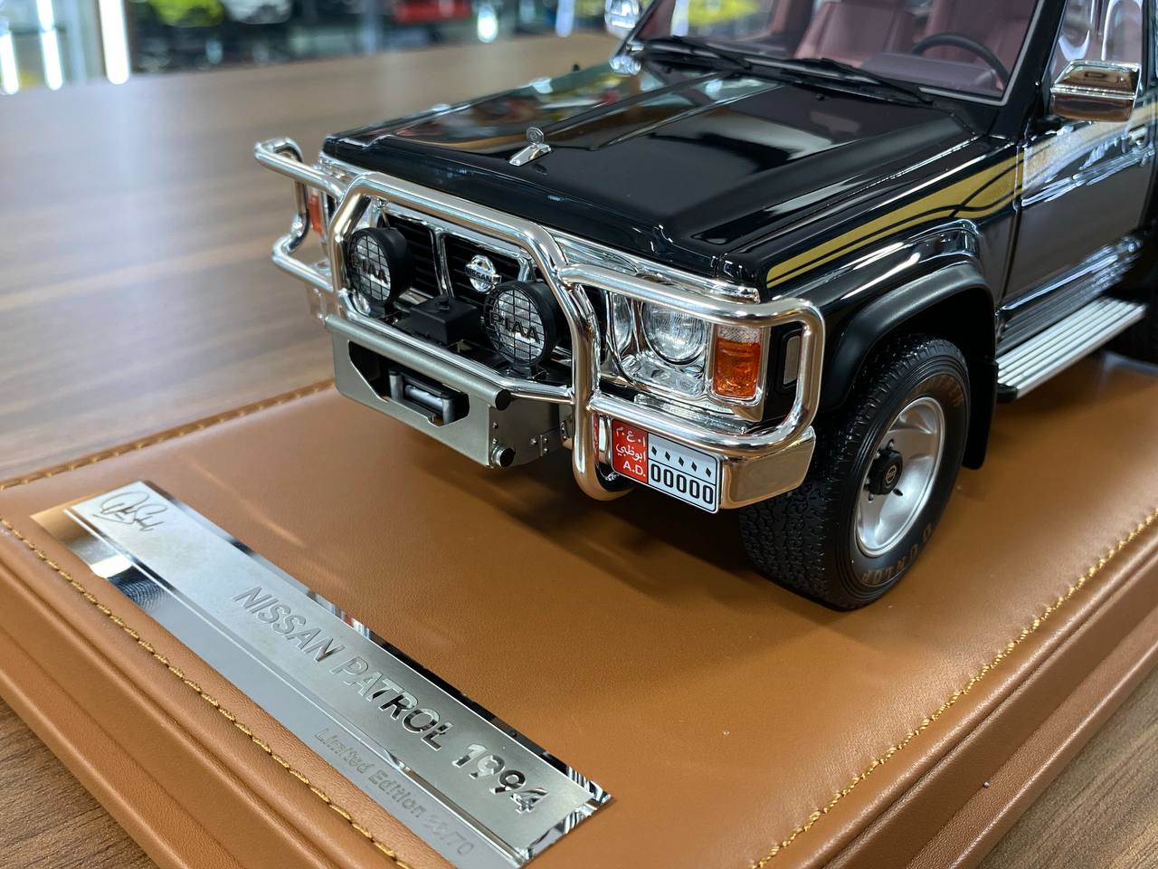 1/18 resin Nissan PATROL Y60 1994 Black by Old School Models - Limited 70 pcs