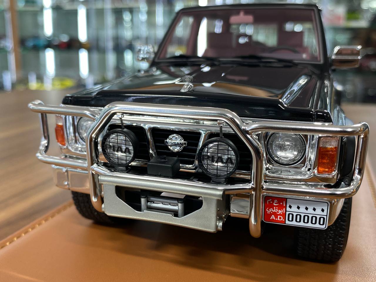 1/18 resin Nissan PATROL Y60 1994 Black by Old School Models - Limited 70 pcs