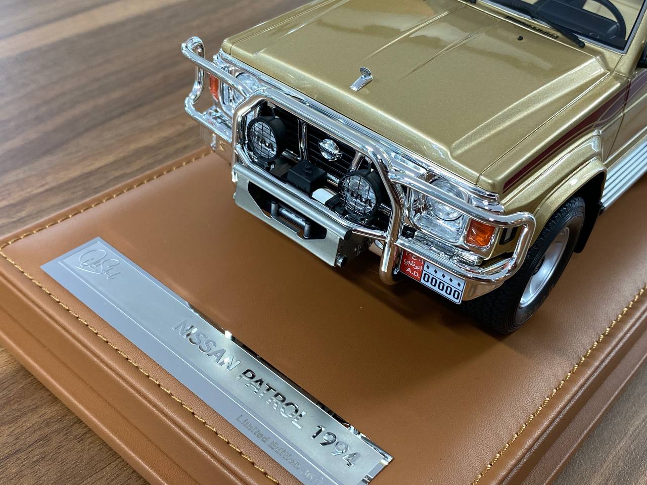 1/18 resin Nissan PATROL Y60 1994  Light Gold by Old School Models - Limited 70 pcs