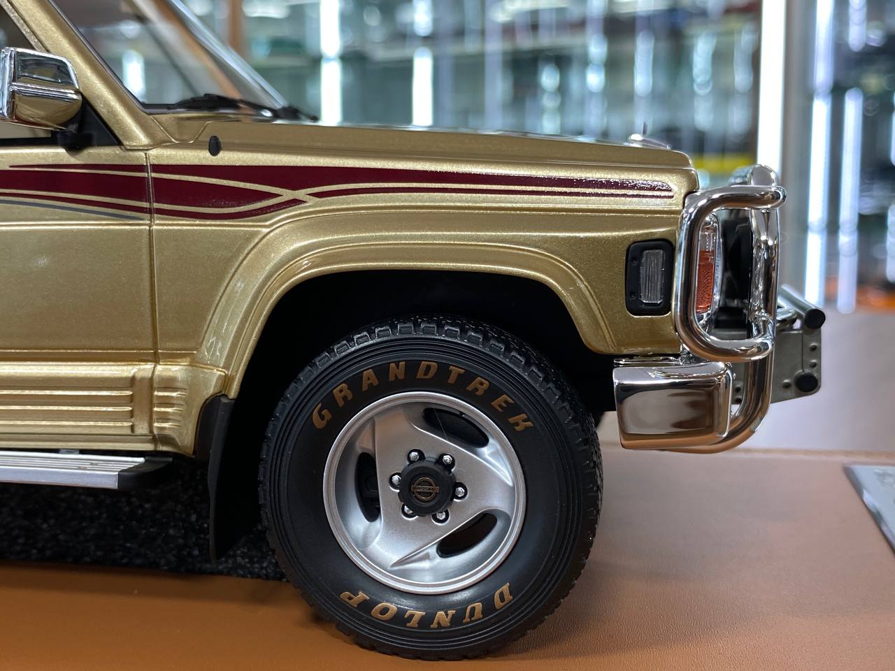 1/18 resin Nissan PATROL Y60 1994  Light Gold by Old School Models - Limited 70 pcs