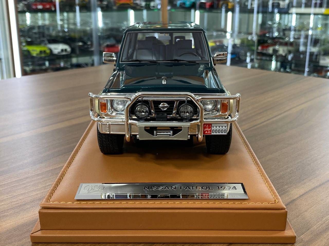 1/18 resin Nissan PATROL Y60 1994 Dark Green / Gold by Old School Models - Limited 70 pcs