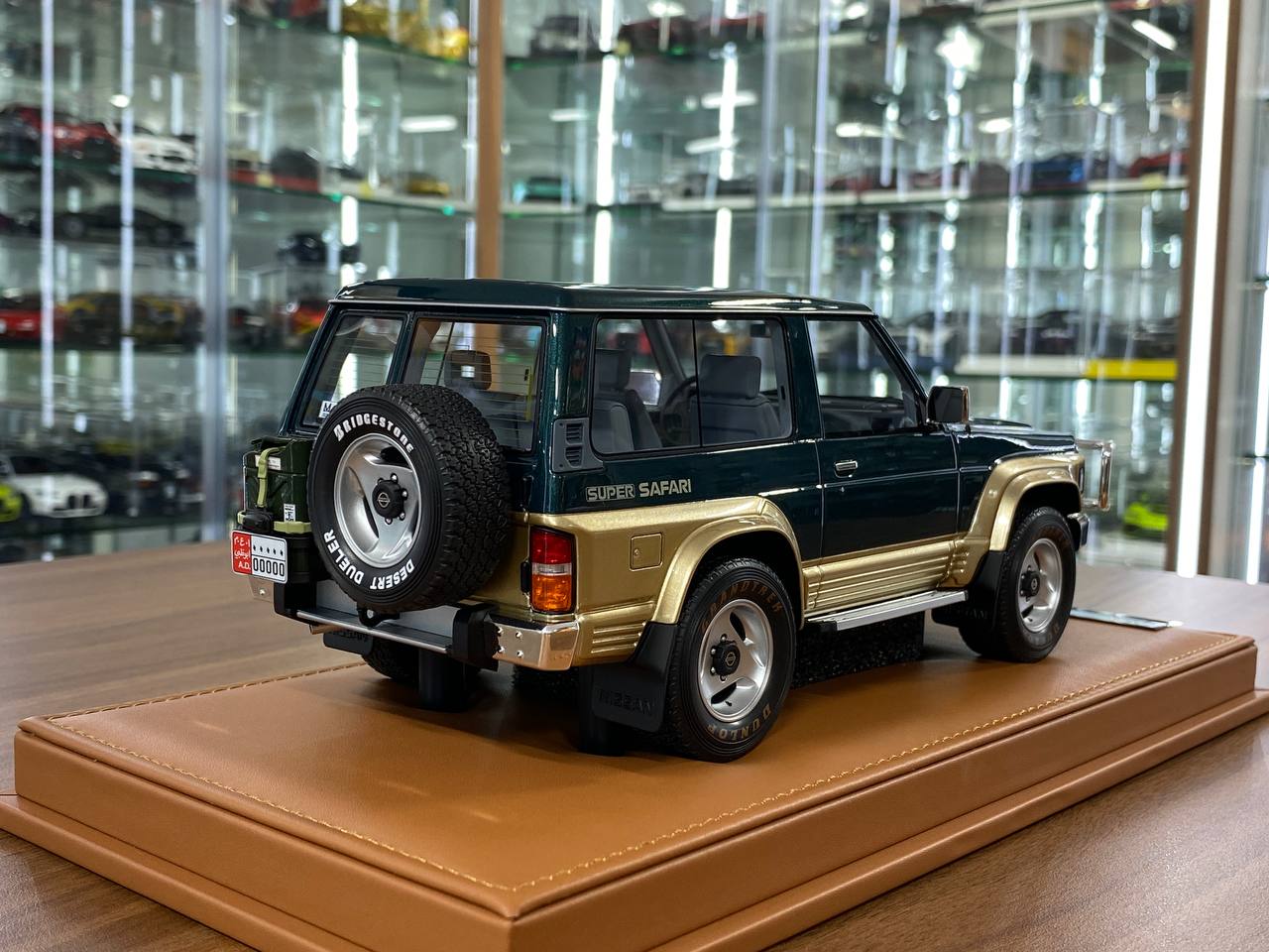 1/18 resin Nissan PATROL Y60 1994 Dark Green / Gold by Old School Models - Limited 70 pcs