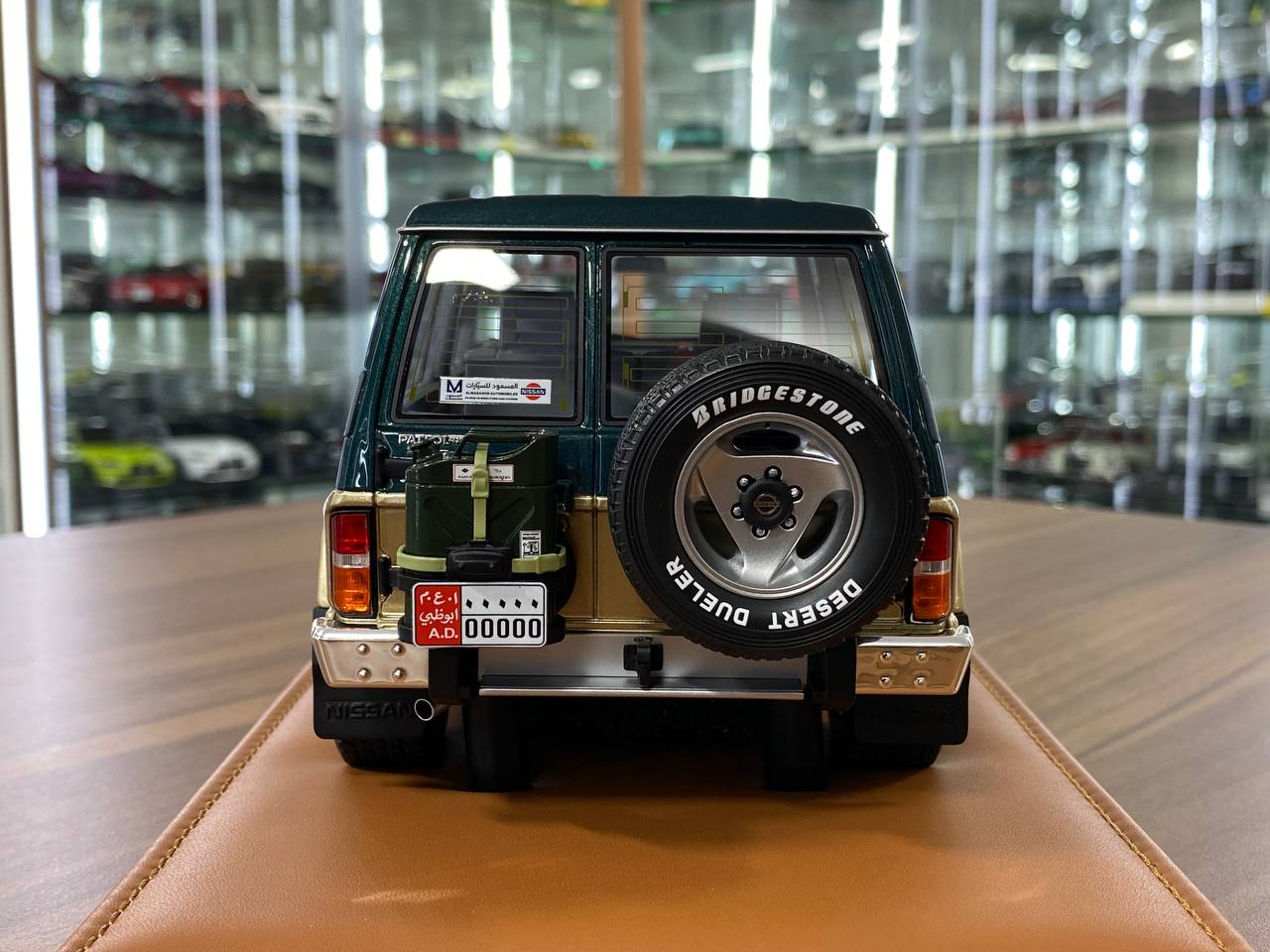1/18 resin Nissan PATROL Y60 1994 Dark Green / Gold by Old School Models - Limited 70 pcs