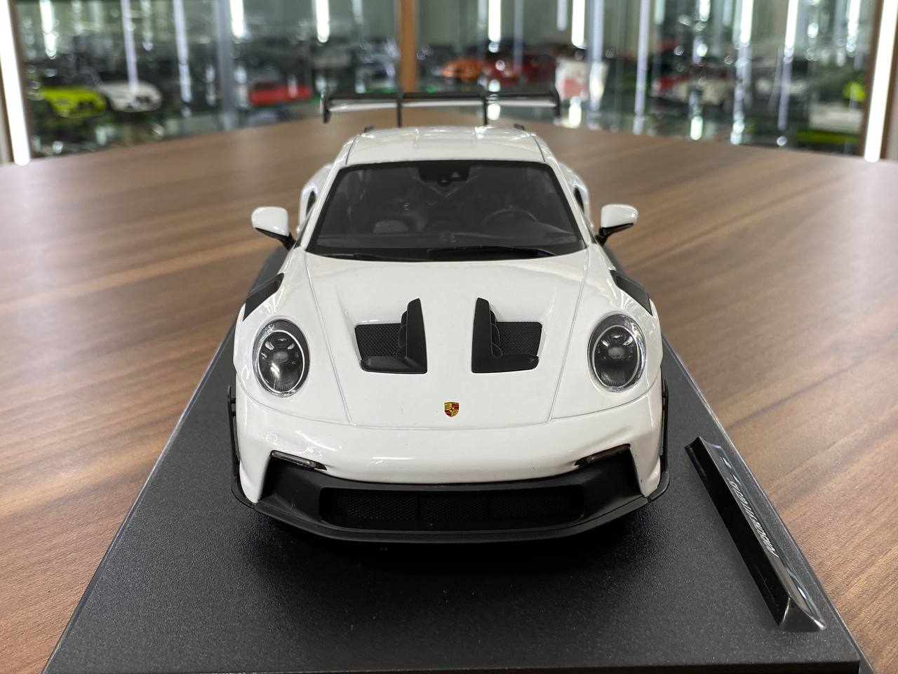 1/18 Diecast Porsche 911 (992) GT3 RS 2024 in White / blue by Solido