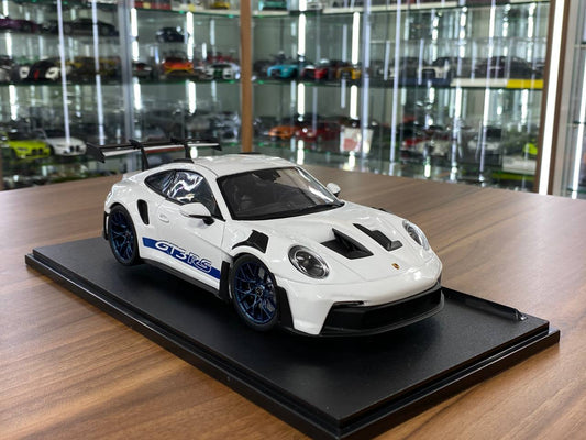 1/18 Diecast Porsche 911 (992) GT3 RS 2024 in White / blue by Solido
