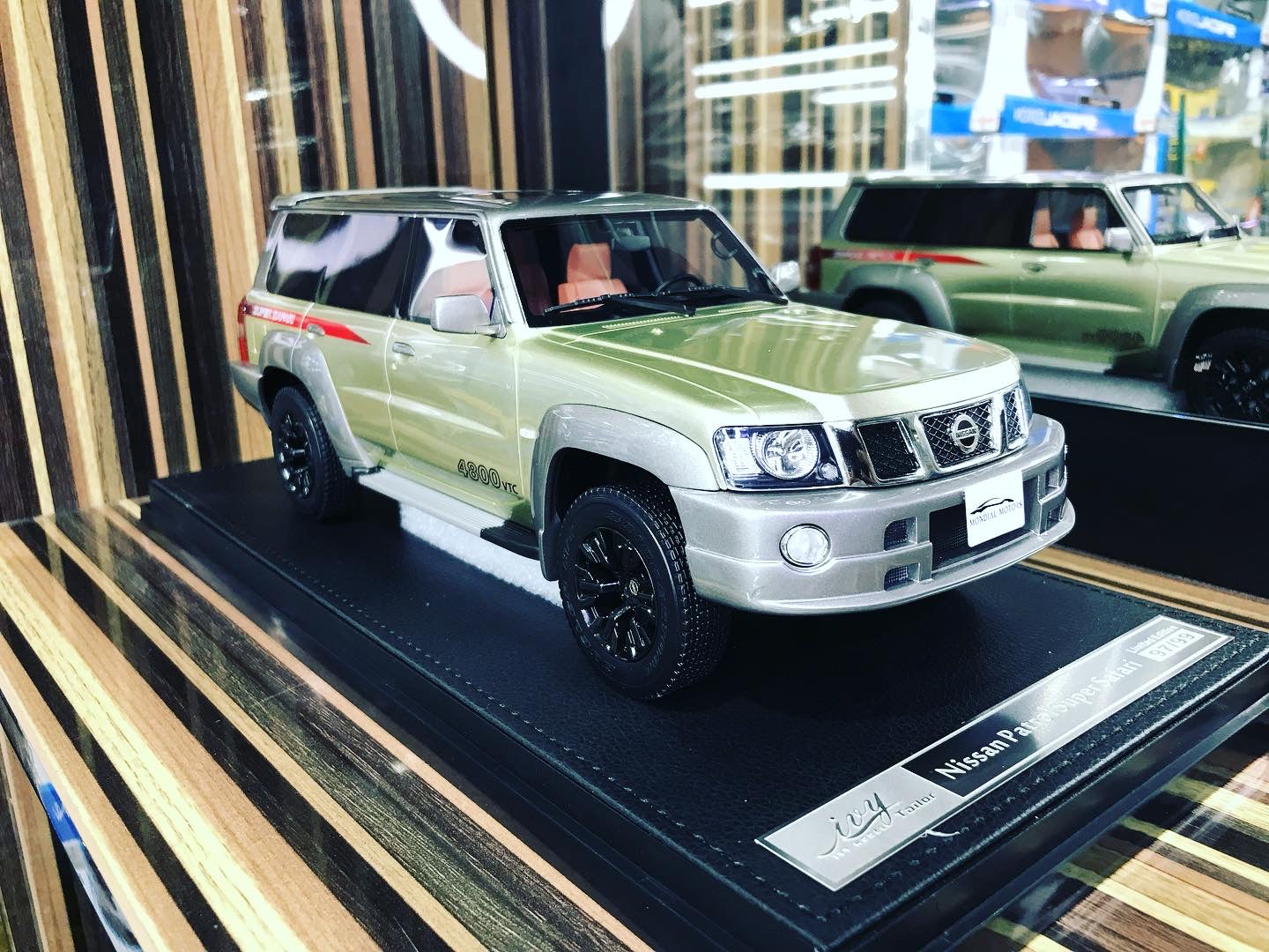 1/18 Diecast Nissan Patrol Super Safari 1:18 Gold Diecast car by IVY Models Scale Model Car