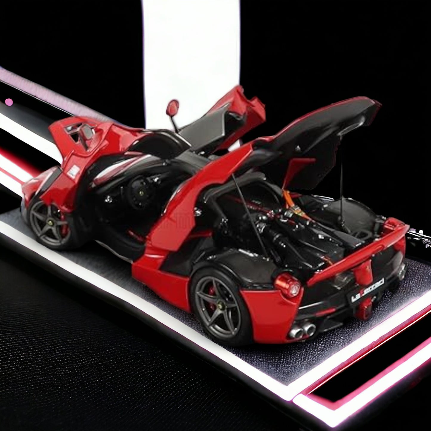 1/18 Diecast Ferrari LaFerrari Rosso Corsa 322 BBR Scale Model Car - Diecast model car by dturman.com - BBR|Sold in Dturman.com Dubai UAE.