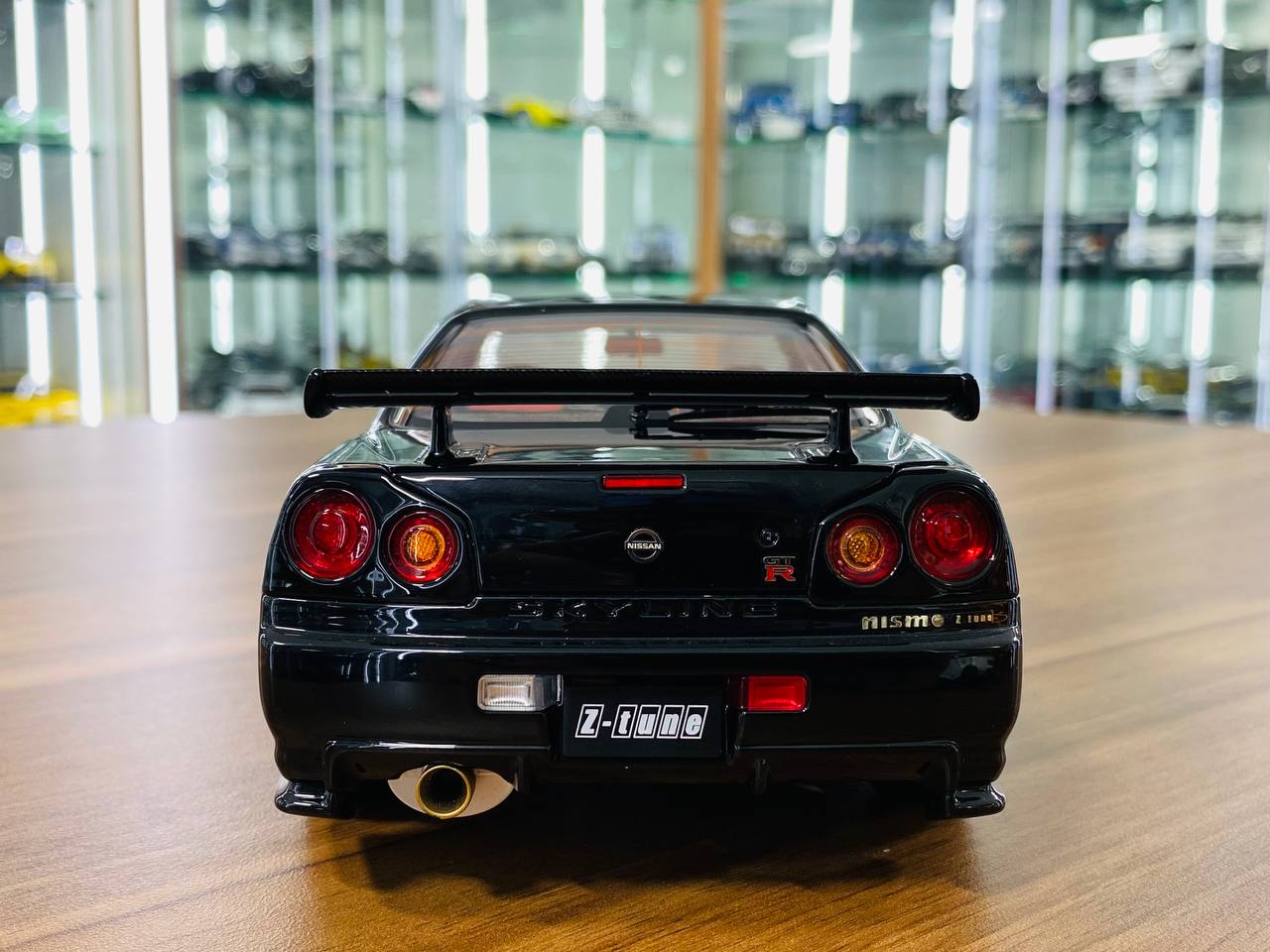 1/18 Metal Diecast Motor Helix Nissan Skyline GT-R R34 Z-Tune Nismo - Black Pearl (Limited Edition 599)