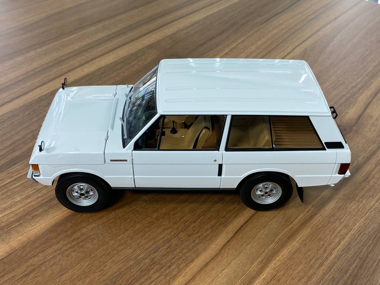 1/18 Diecast Land Rover Range Rover 1970 white Almost Real Scale Model Car