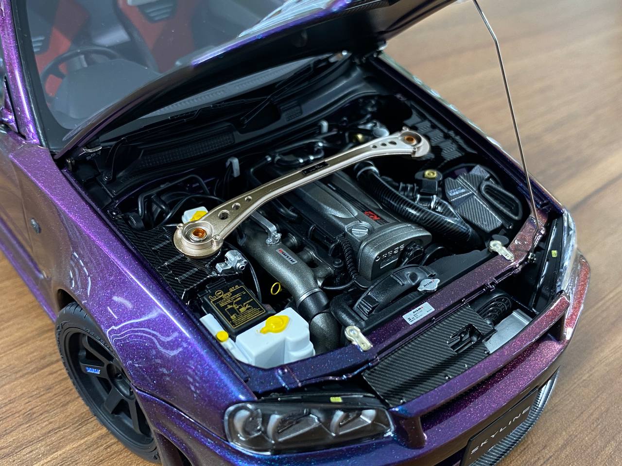 1/18 Metal Diecast Full Opening – MotorHelix Nissan Skyline GT-R R34 Nismo CRS