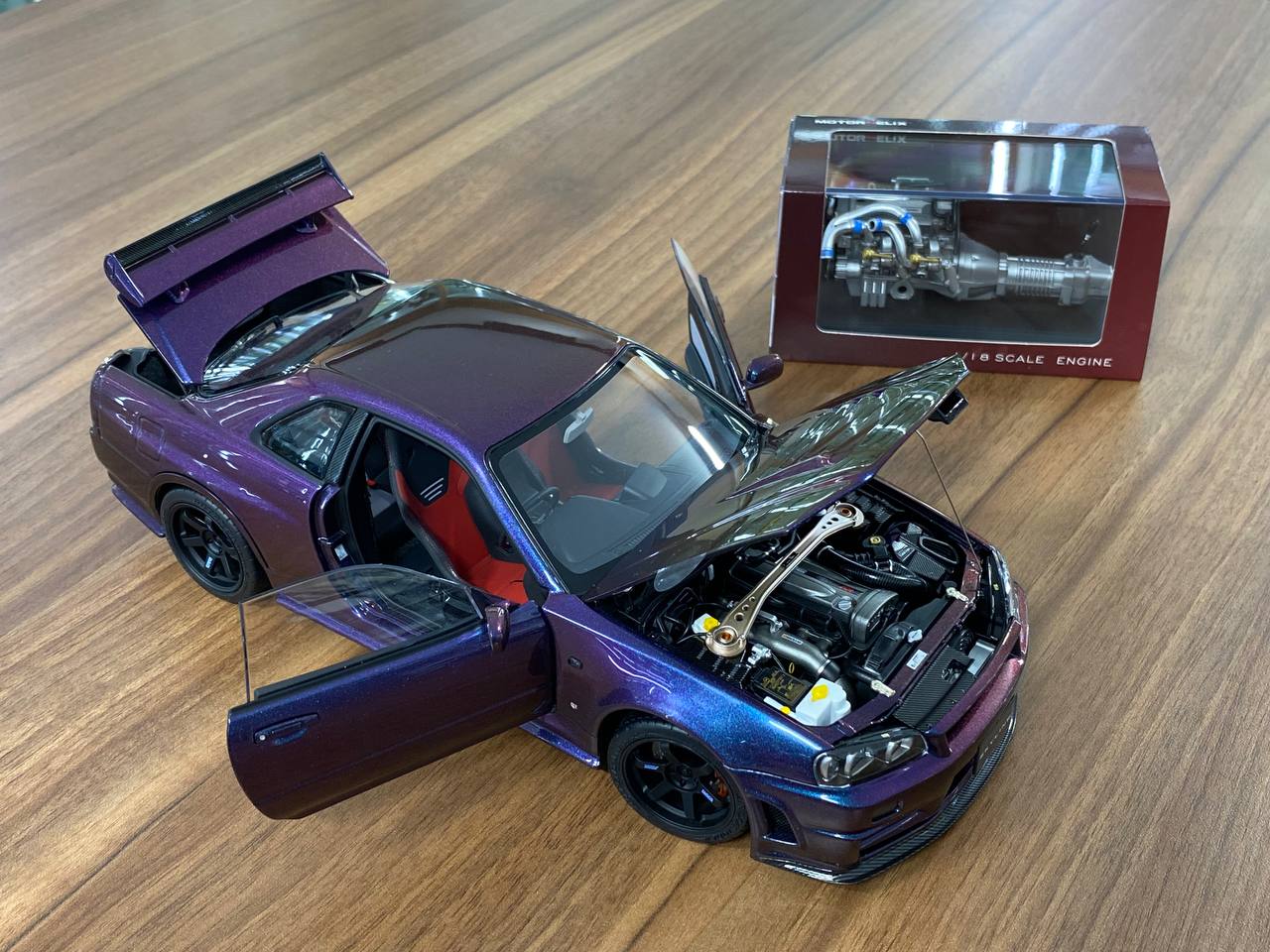 1/18 Metal Diecast Full Opening – MotorHelix Nissan Skyline GT-R R34 Nismo CRS