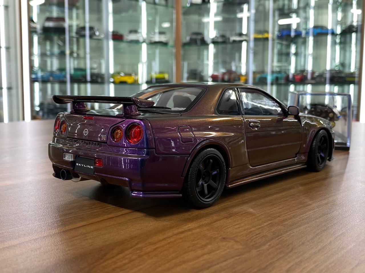 1/18 Metal Diecast Full Opening – MotorHelix Nissan Skyline GT-R R34 Nismo CRS