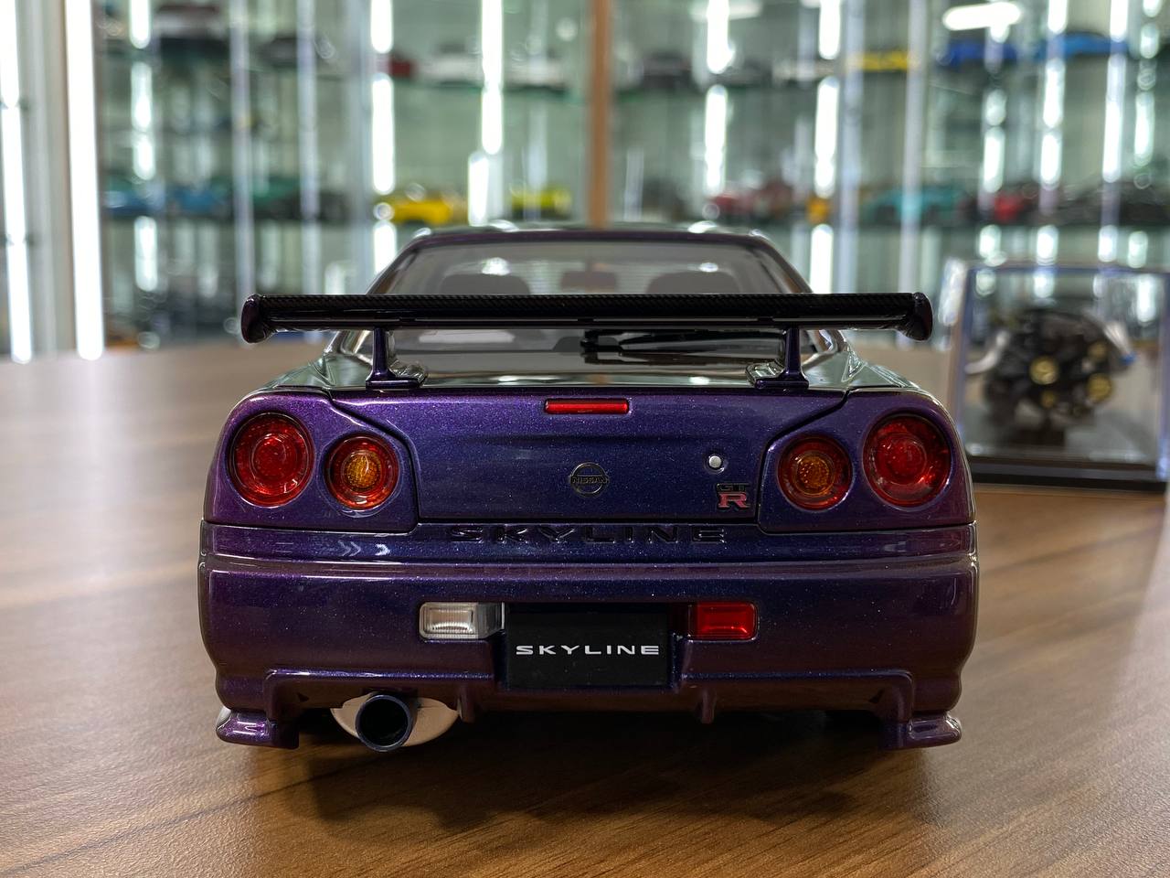 1/18 Metal Diecast Full Opening – MotorHelix Nissan Skyline GT-R R34 Nismo CRS