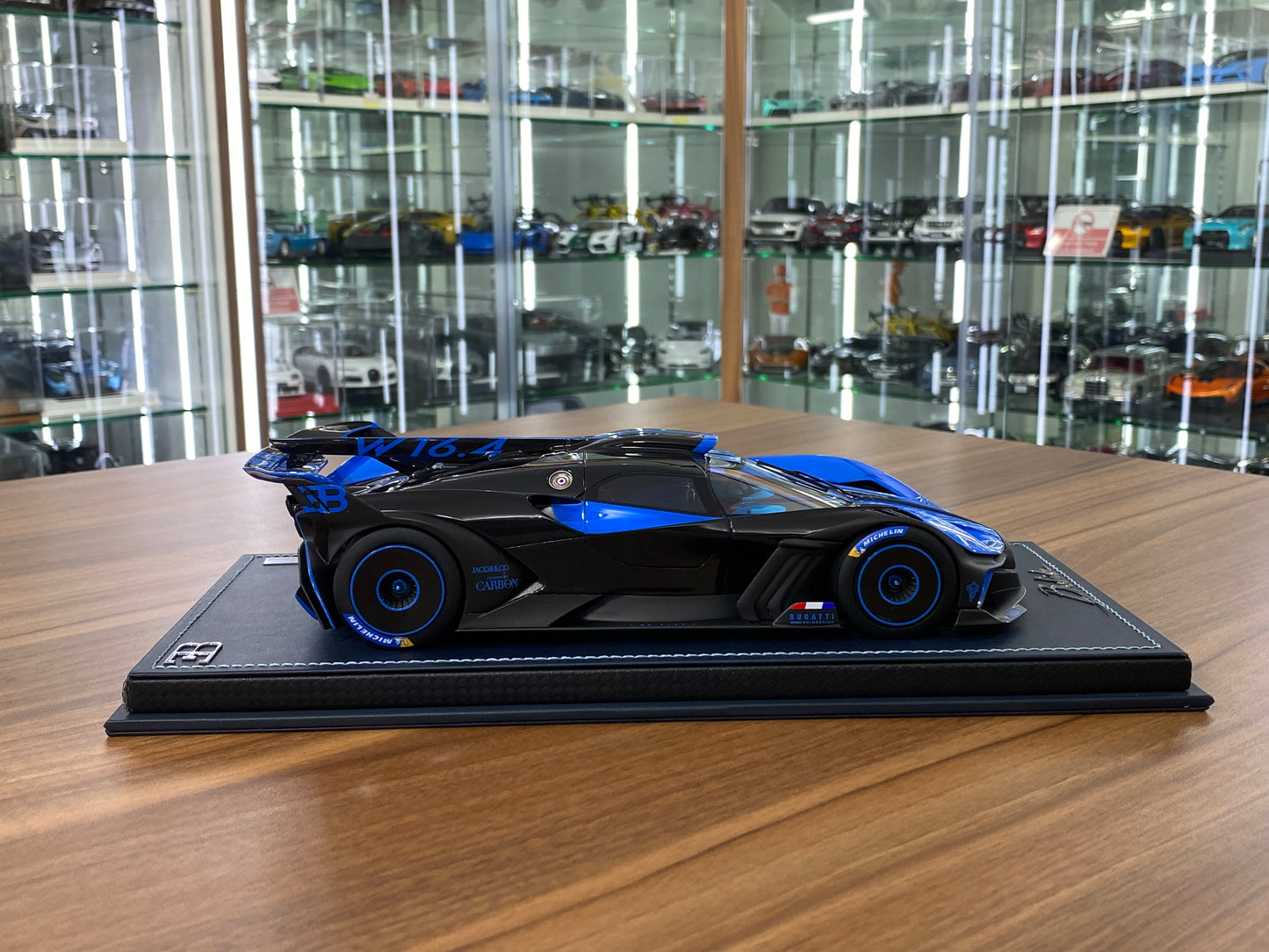 1/18 Resin MR Collection - Bugatti Bolide in Striking Blue Model Car