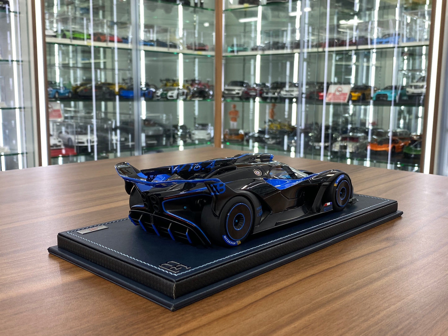 1/18 Resin MR Collection - Bugatti Bolide in Striking Blue Model Car