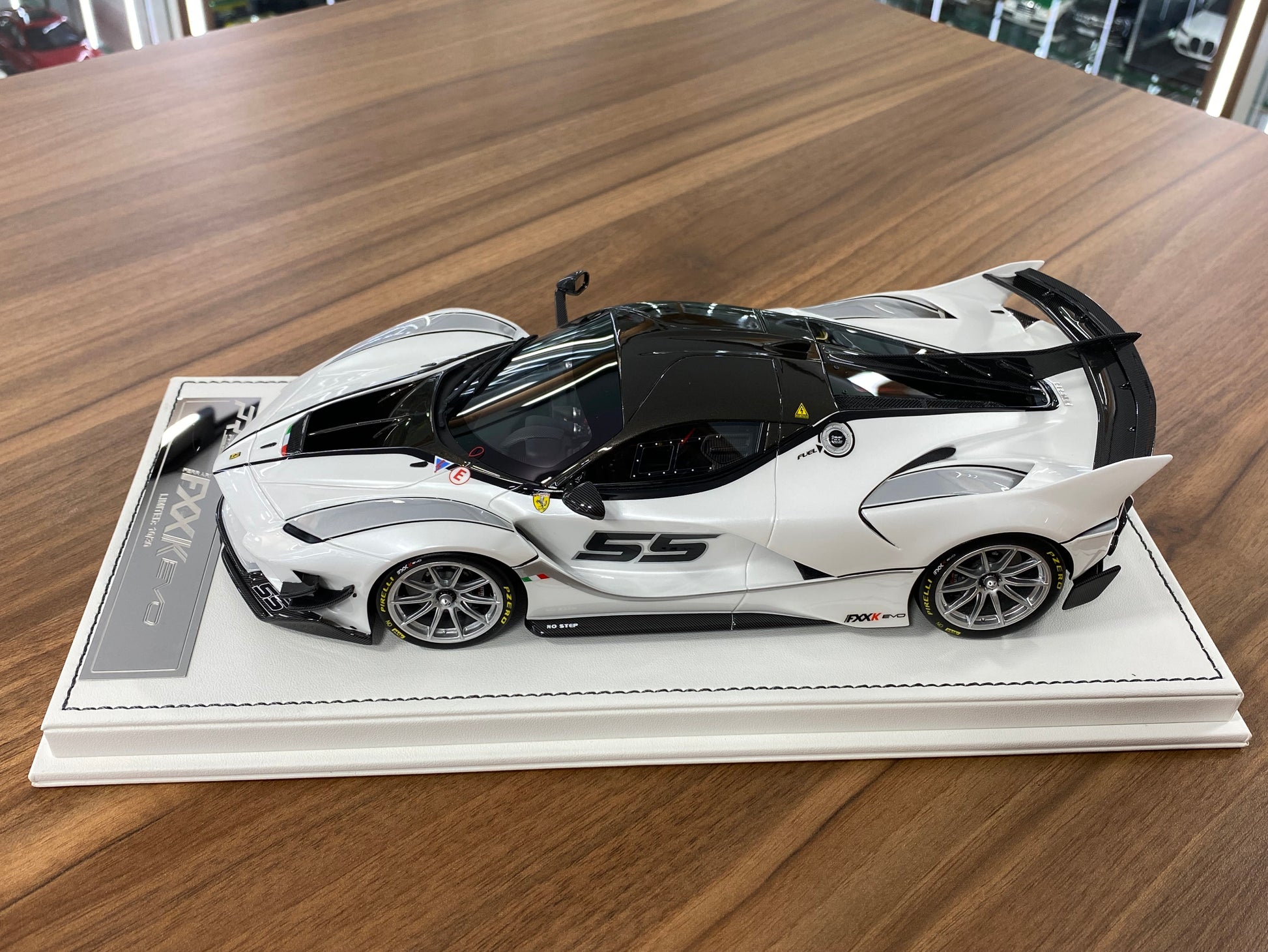 ProRaze Ferrari FXXK EVO No.55 1/18 Pearl White resin rare limited edition