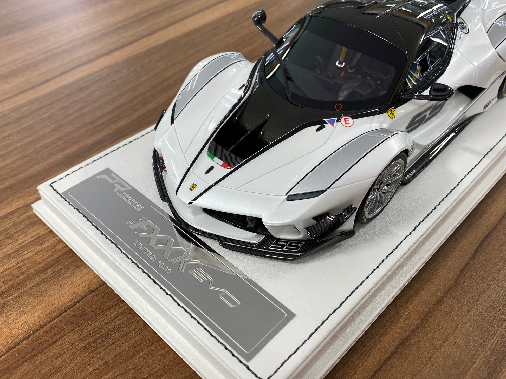 Ferrari FXXK EVO 1/18 ProRaze No.55 Pearl White resin collectible car