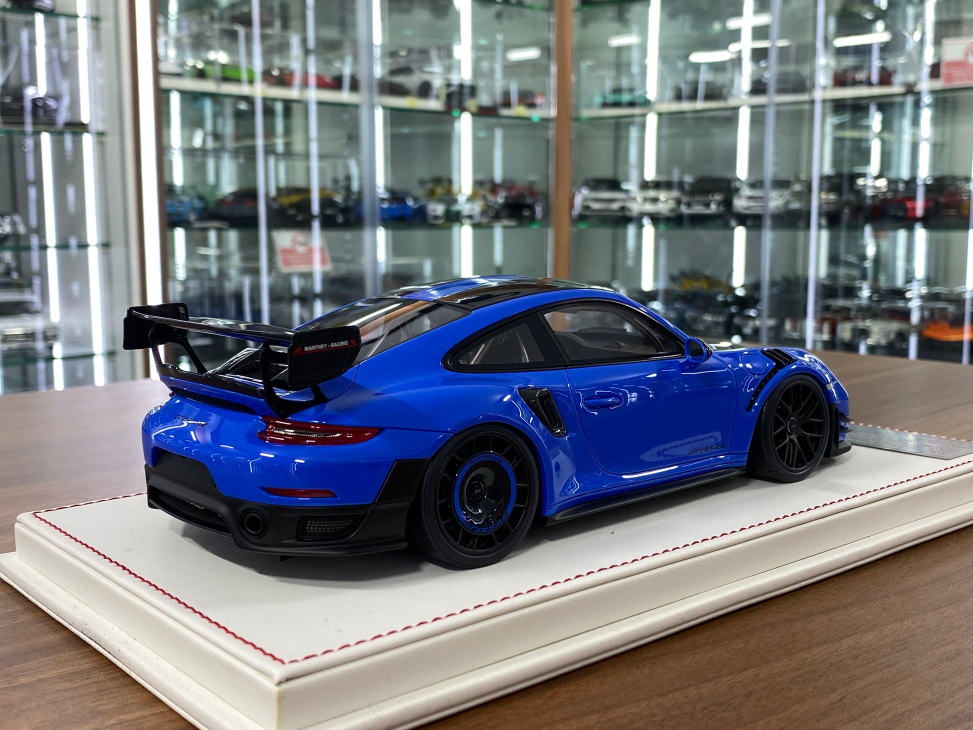 1/18 Davis & Giovanni Porsche 911 GT2 RS MR Riviera Blue | Resin | Limited 10 pcs