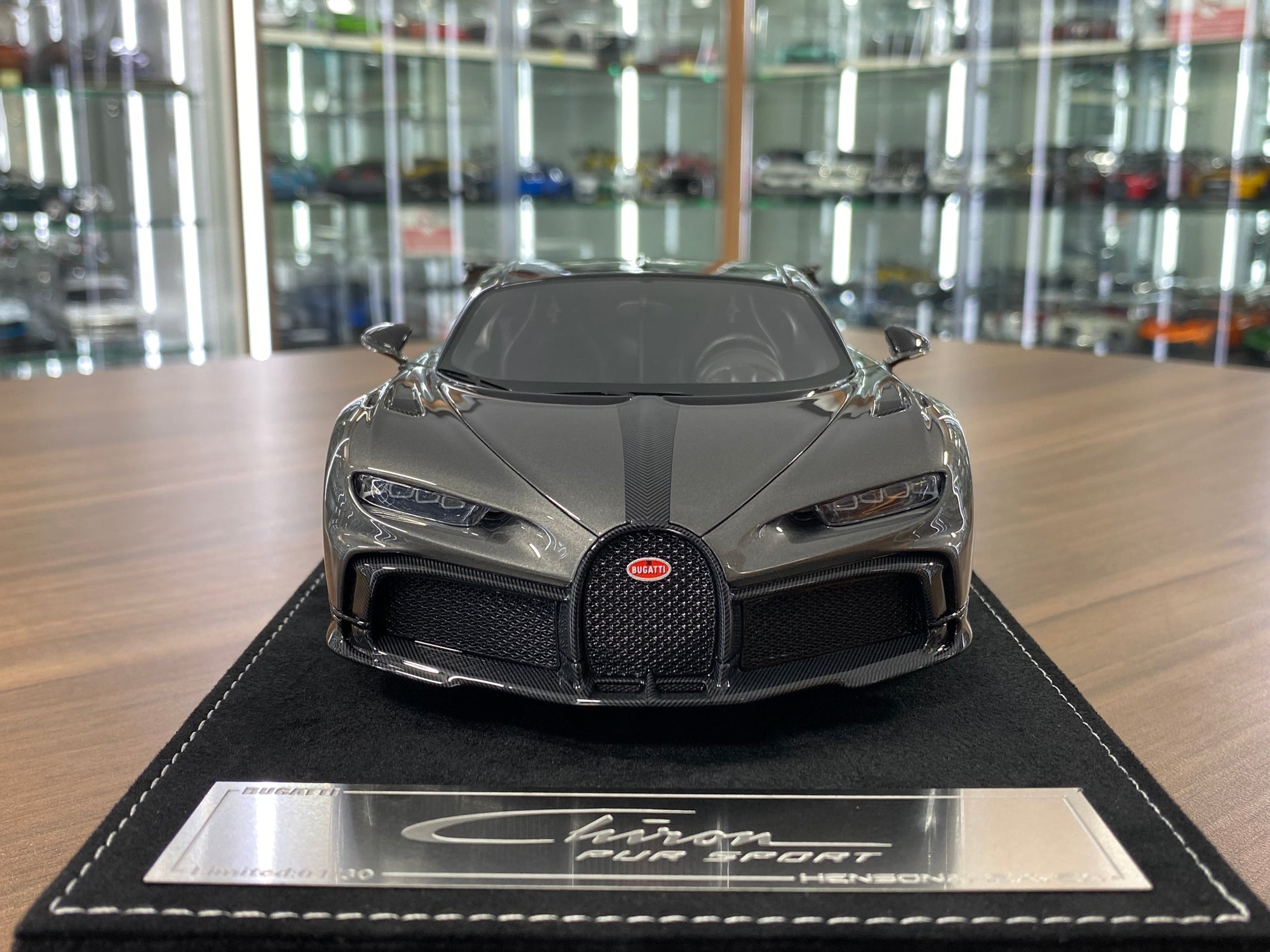 1/18 HH models Bugatti Chiron Pur Sport –  Metallic Dark Grey – Limited  30pcs