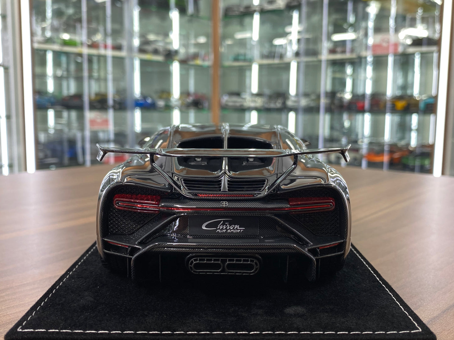 1/18 HH models Bugatti Chiron Pur Sport –  Metallic Dark Grey – Limited  30pcs