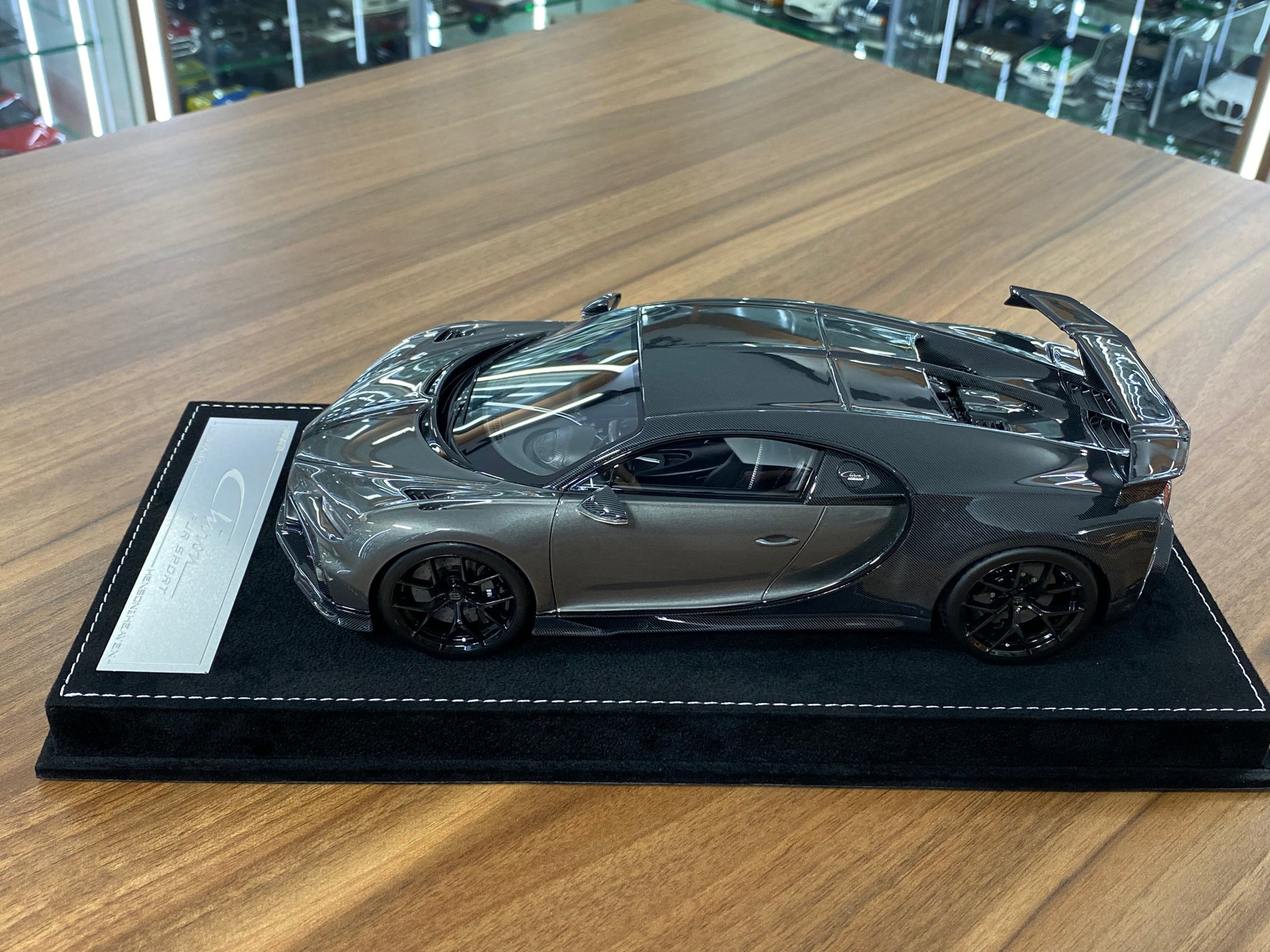 1/18 HH models Bugatti Chiron Pur Sport –  Metallic Dark Grey – Limited  30pcs