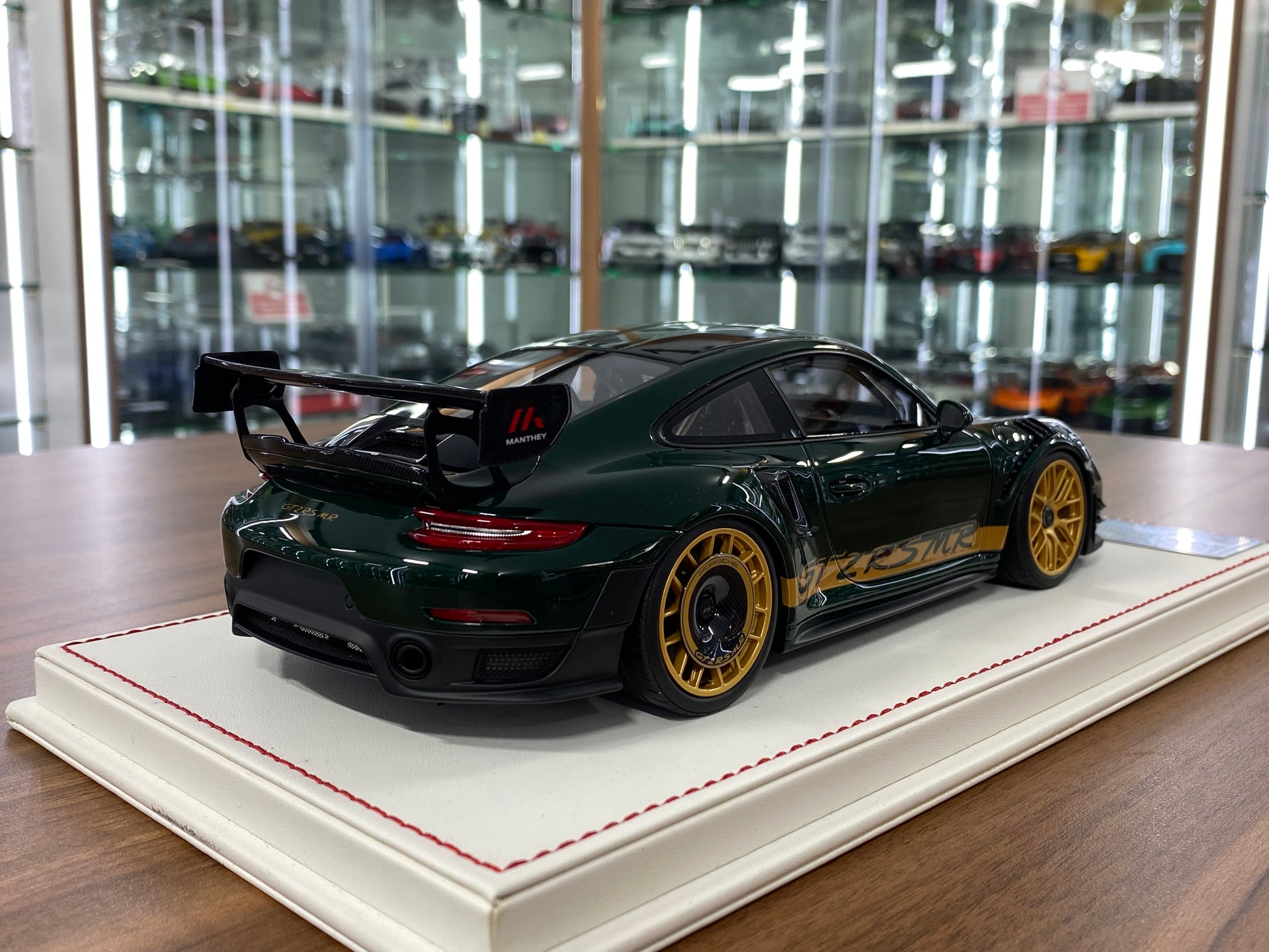 1/18 Davis & Giovanni Porsche 911 GT2 RS MR British Green | Resin | Limited 22 pcs