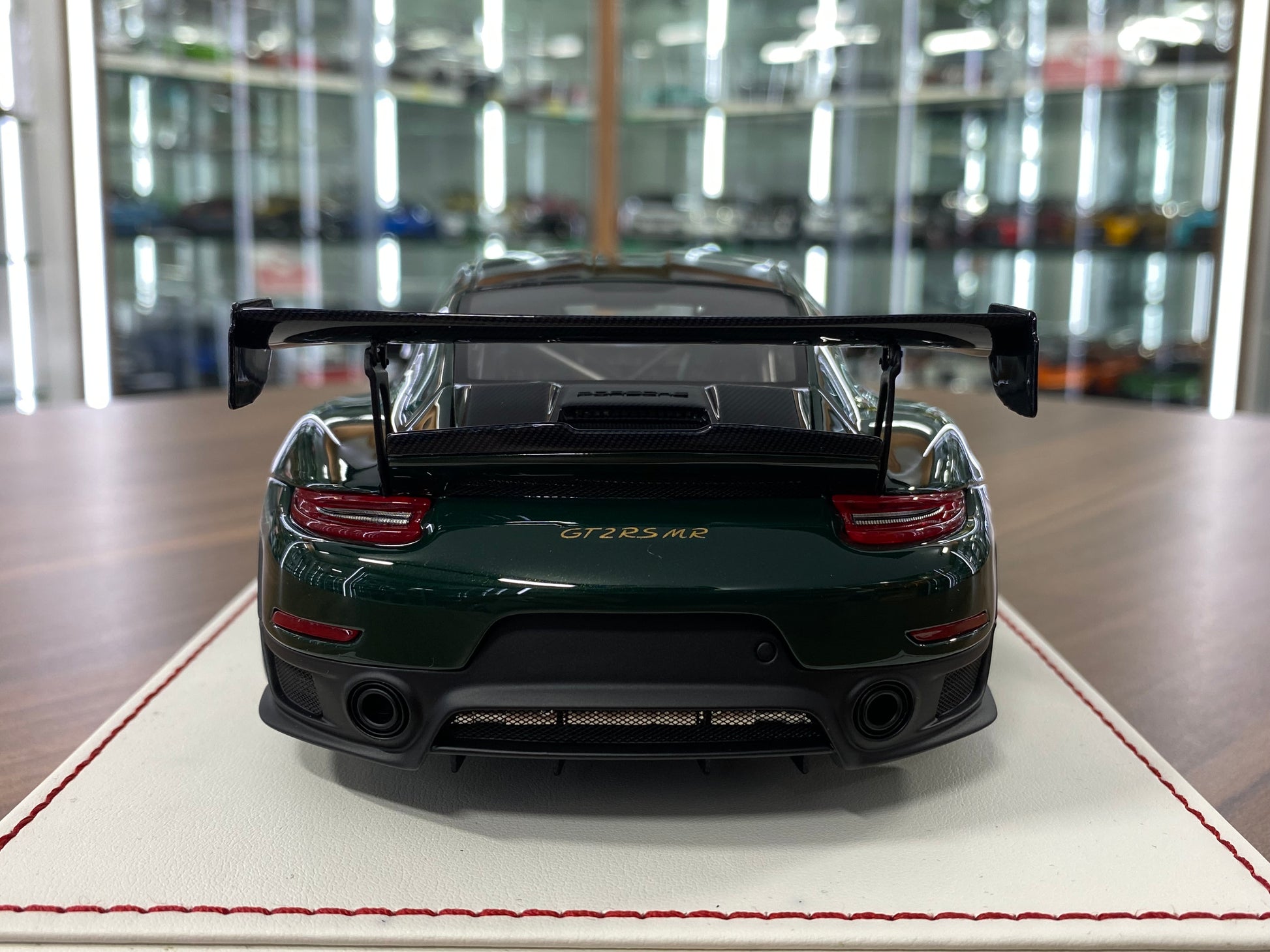 1/18 Davis & Giovanni Porsche 911 GT2 RS MR British Green | Resin | Limited 22 pcs