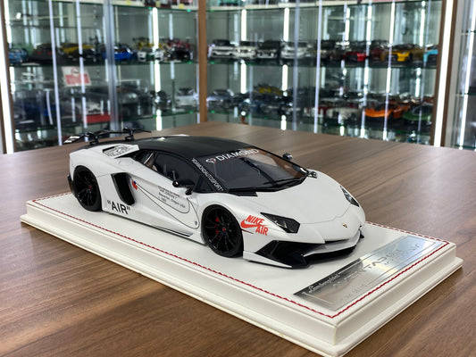 1/18 Resin Lamborghini Aventador LP 750-4 SV | Matt Pearl White Davis & Giovanni | Limited 10 pcs
