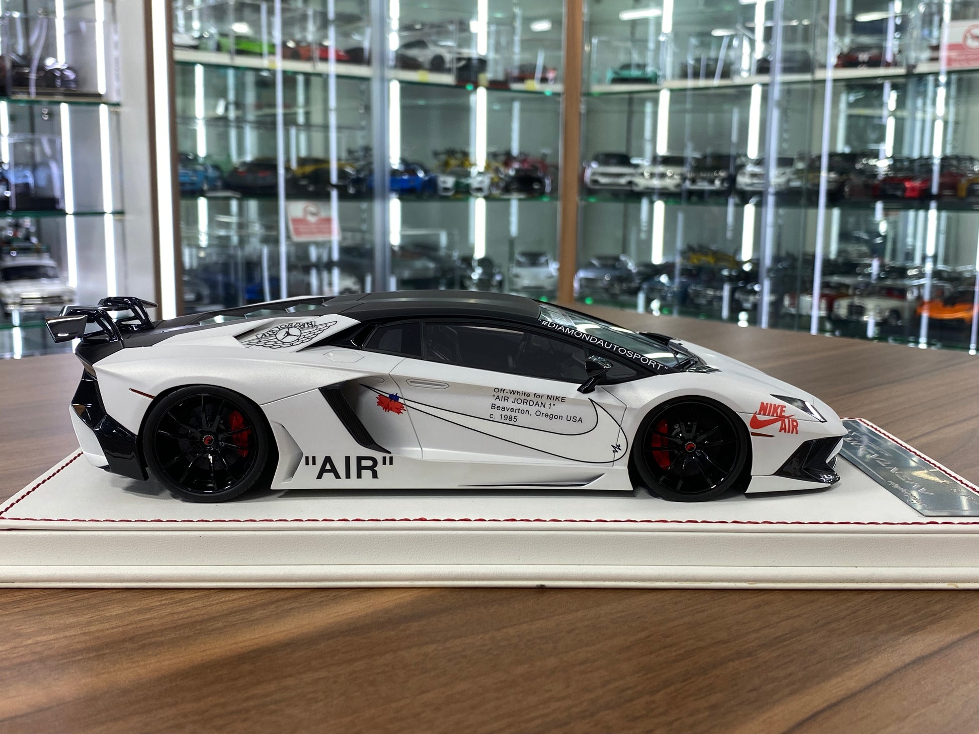 1/18 Resin Lamborghini Aventador LP 750-4 SV | Matt Pearl White Davis & Giovanni | Limited 10 pcs
