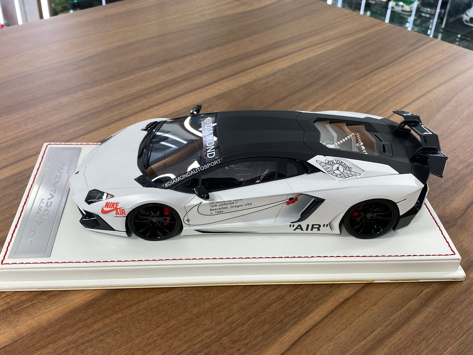 1/18 Resin Lamborghini Aventador LP 750-4 SV | Matt Pearl White Davis & Giovanni | Limited 10 pcs