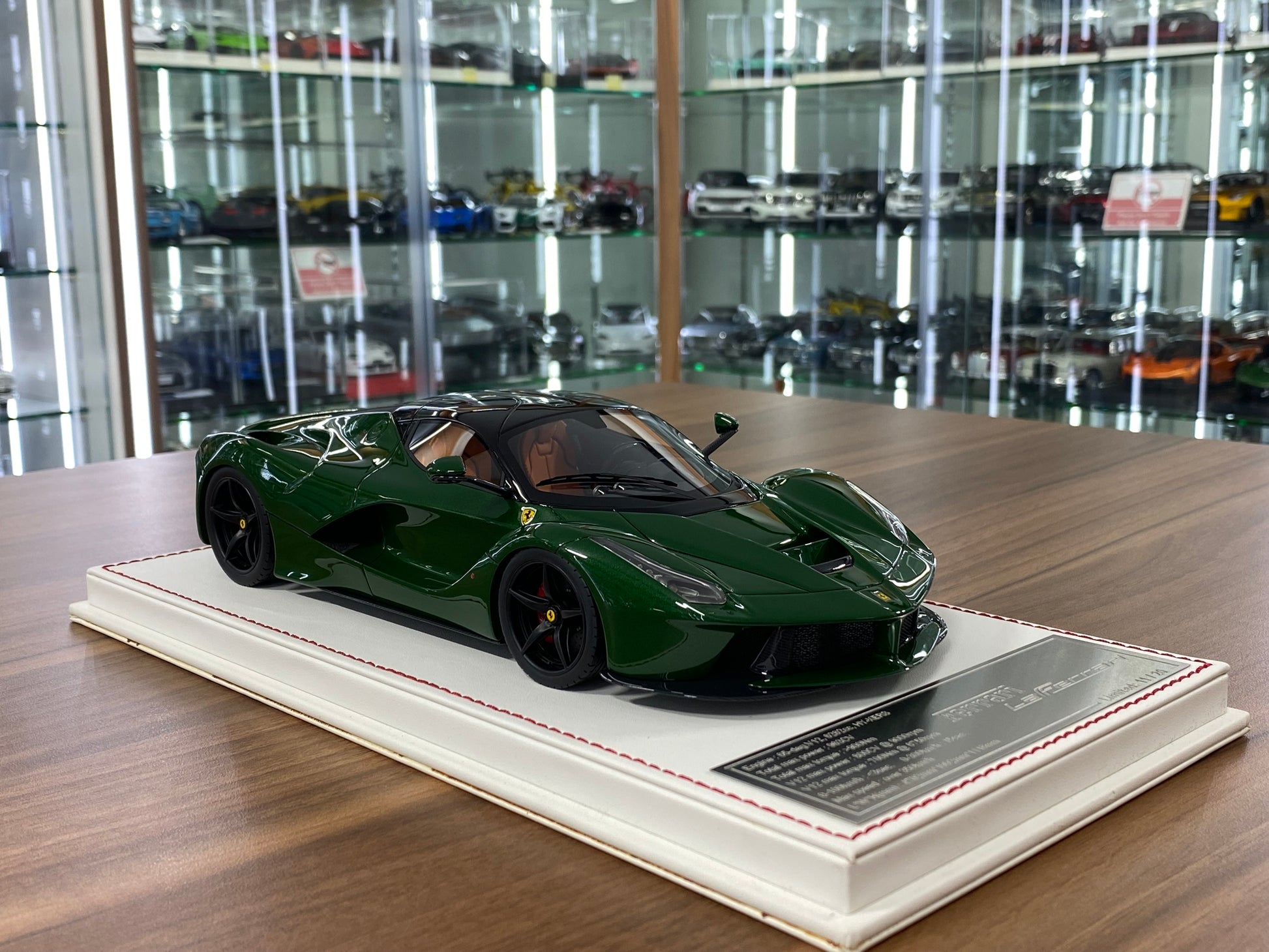 1/18 Ferrari LaFerrari by Davis & Giovanni  Metallic green, black roof
