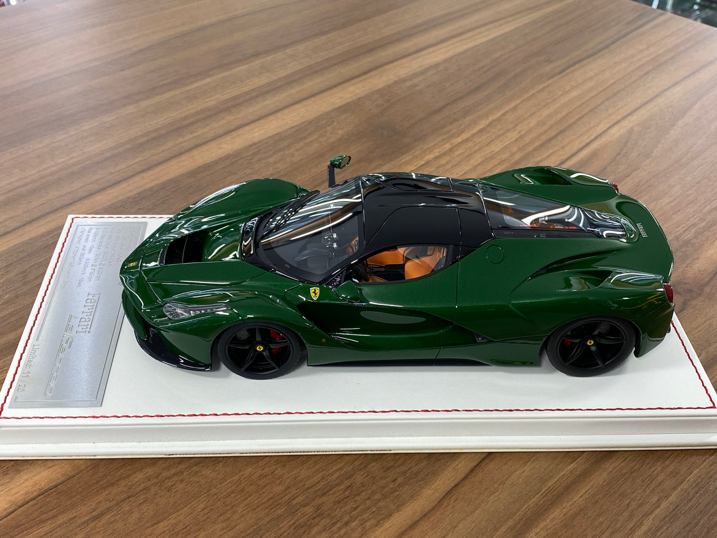 1/18 Ferrari LaFerrari by Davis & Giovanni  Metallic green, black roof