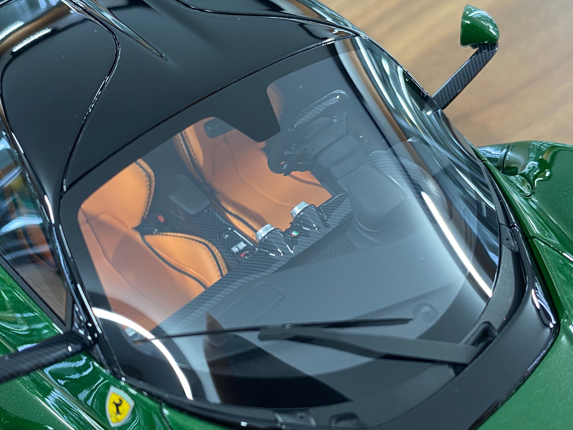 1/18 Ferrari LaFerrari by Davis & Giovanni  Metallic green, black roof