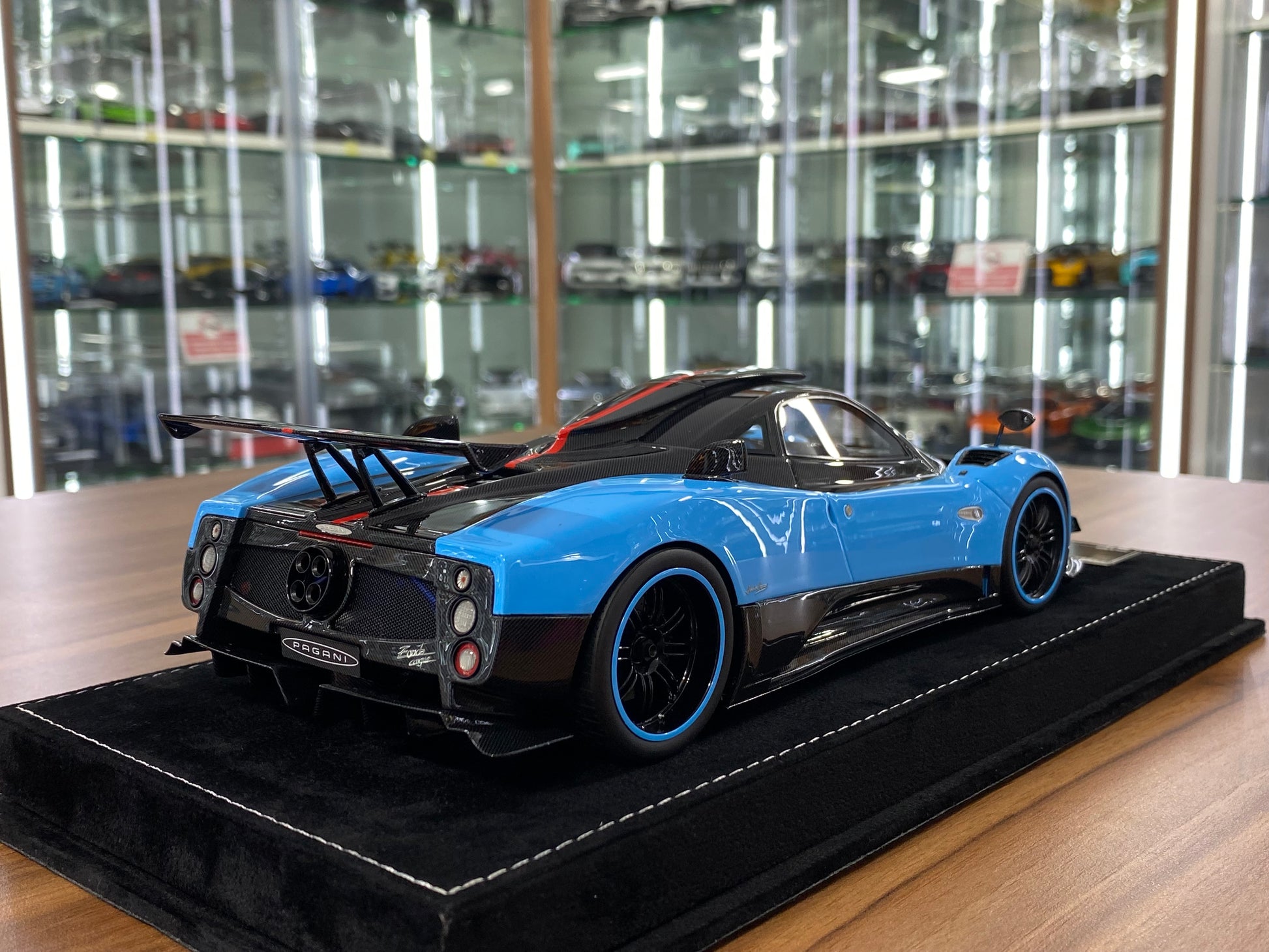 1/18 HH Model Pagani Zonda Cinque Baby Blue/Carbon Fiber Resin | Limited 30 pcs