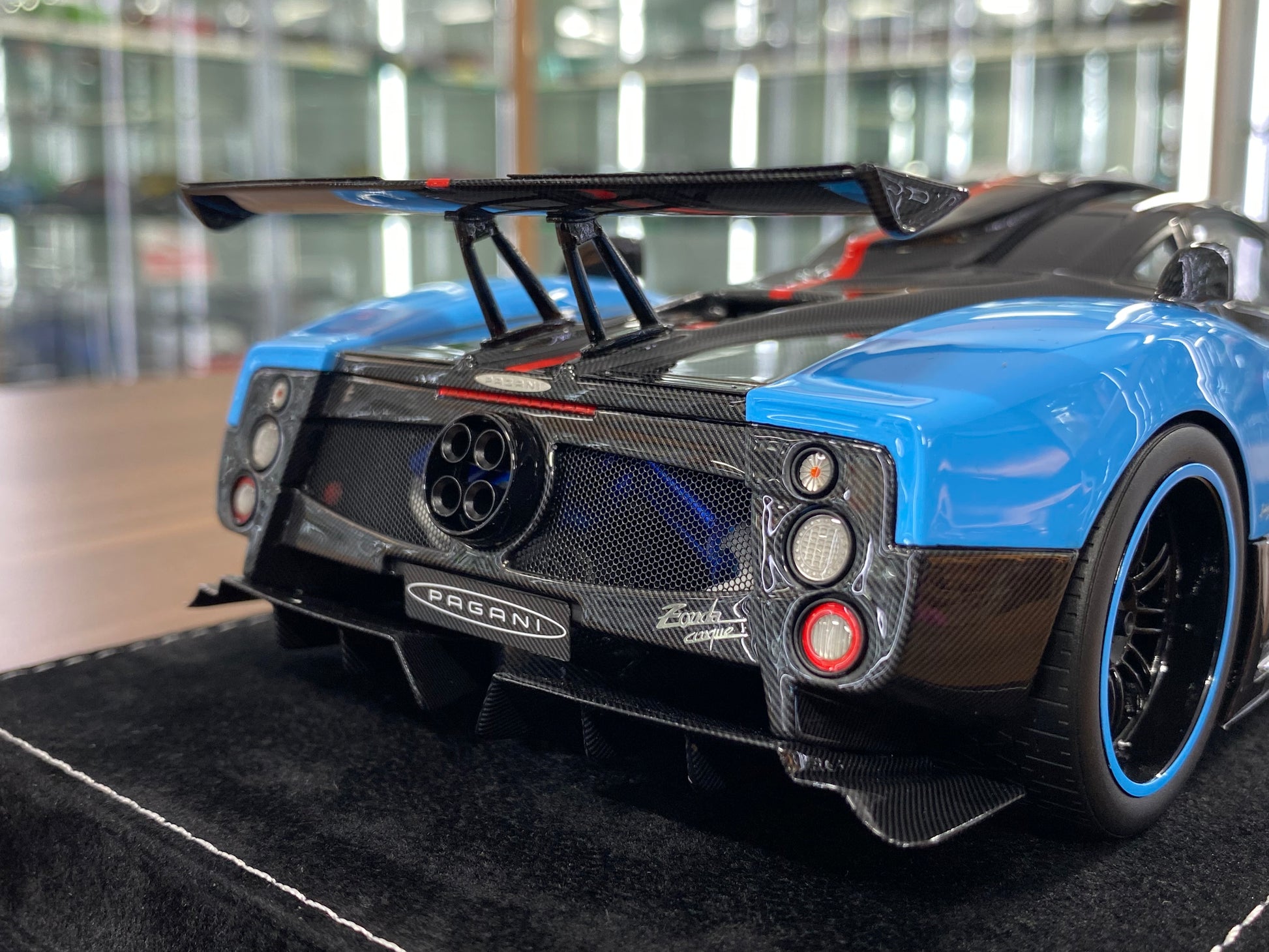 1/18 HH Model Pagani Zonda Cinque Baby Blue/Carbon Fiber Resin | Limited 30 pcs