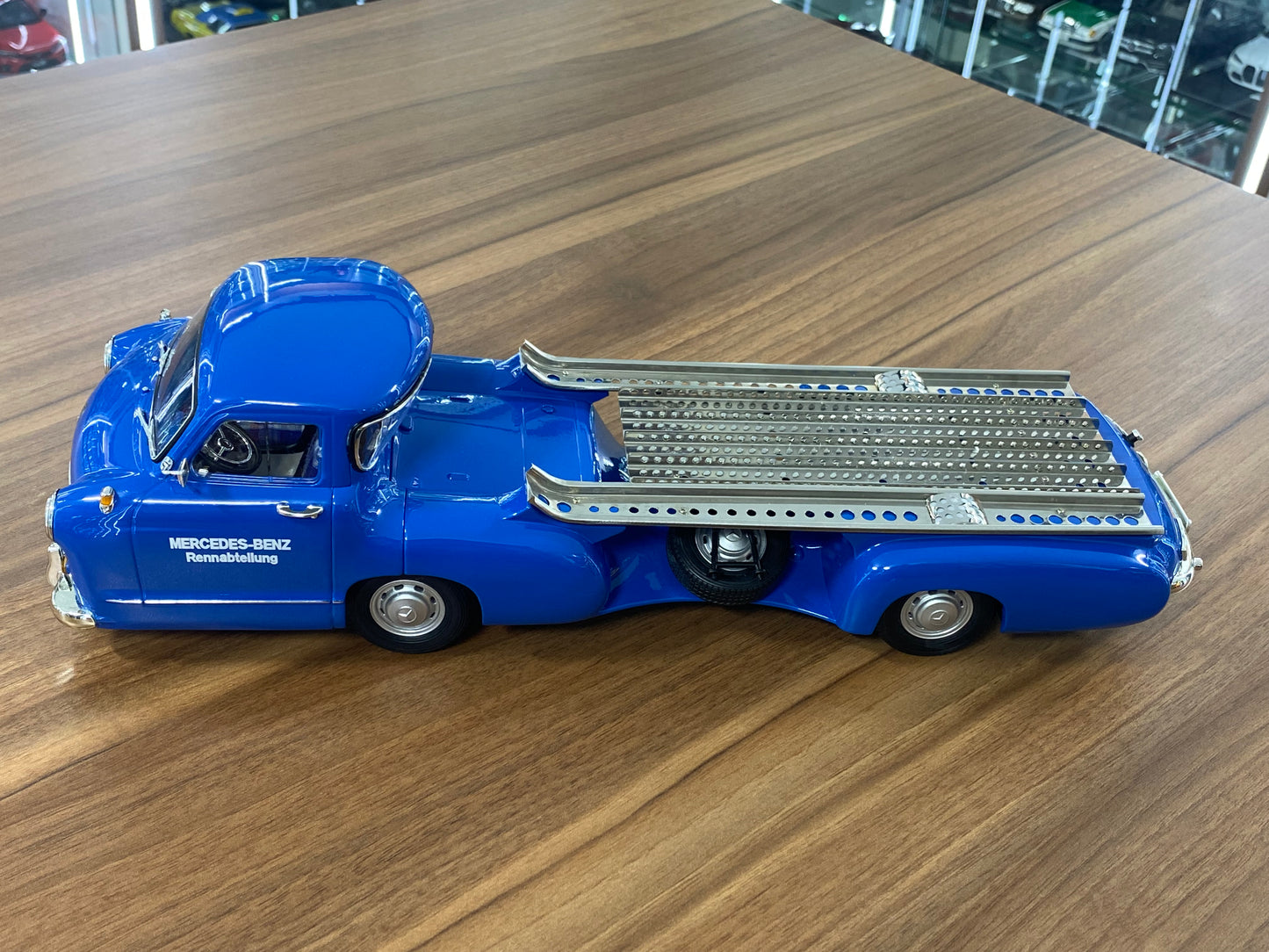 1/18 Diecast - Mercedes-Benz W21 Das Blaue Wunder Rennatransporter Werk83