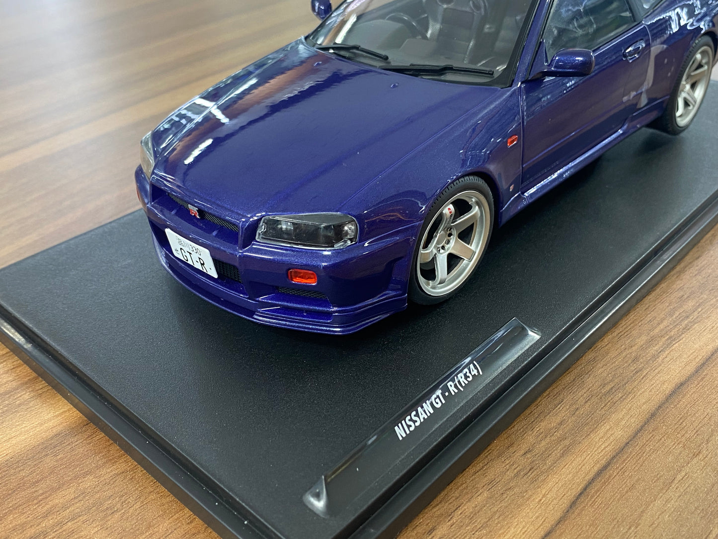 Diecast Nissan GT-R R34 Skyline Dark Blue 1/18 1999 by Solido Model Car