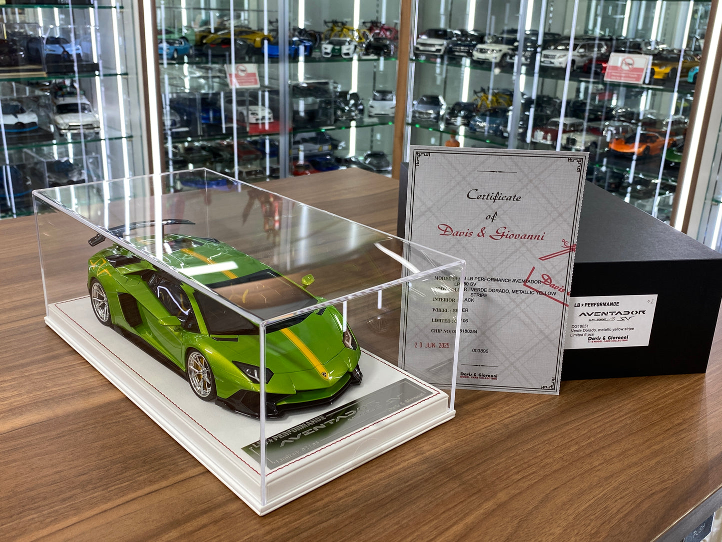1/18 Resin Davis & Giovanni Lamborghini AVENTADOR LP 720-4 SV LB Performance with Verde Dorado, metallic yellow stripe Limited Edition - 6 pcs