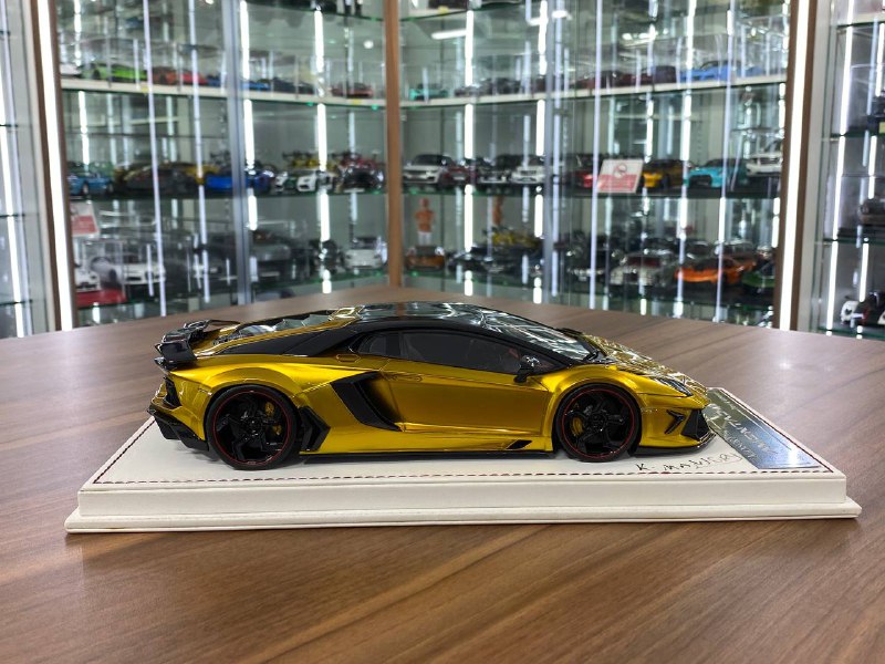 1/18 Resin Davis & Giovanni Lamborghini AVENTADOR LP 700-4 MANSORY with chrome gold , black / Red interior Limited Edition - 10 pcs