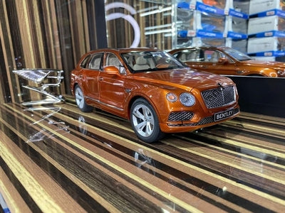 1/18 Diecast Bentley Bentayga Orange Kyosho Scale Model Car
