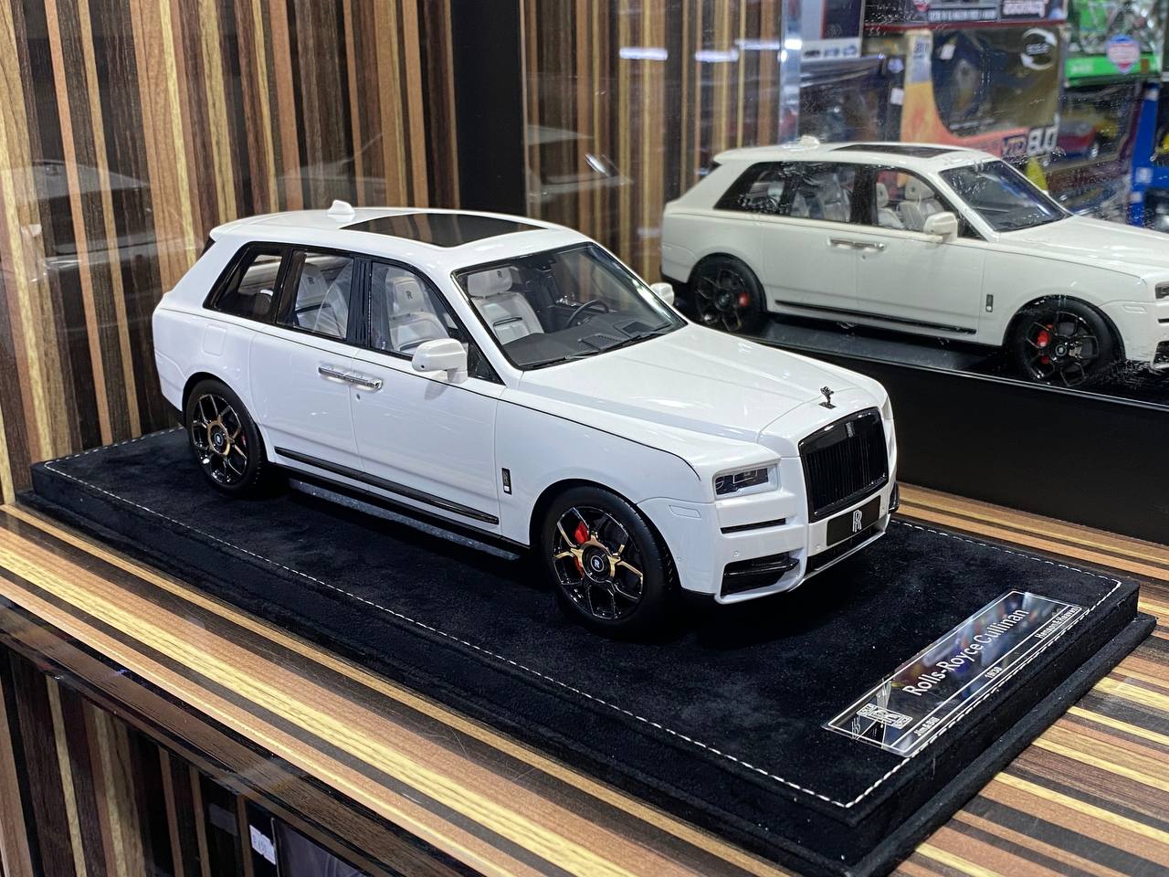 1/18 Henson&Heaven Resin Model - Rolls-Royce Cullinan Limited Edition in Elegant White|Sold in Dturman.com Dubai UAE.