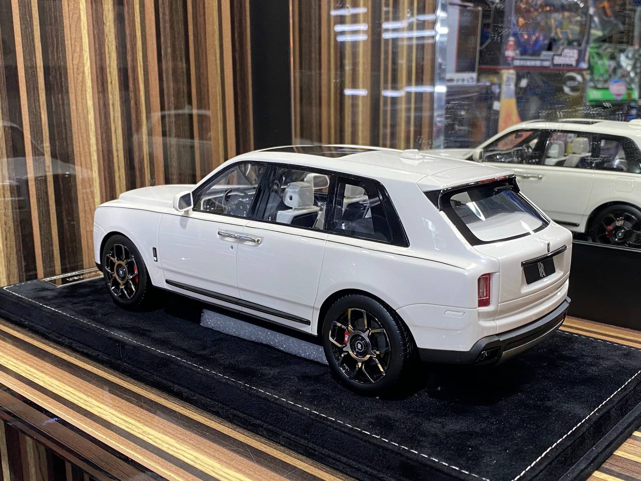 1/18 Henson&Heaven Resin Model - Rolls-Royce Cullinan Limited Edition in Elegant White|Sold in Dturman.com Dubai UAE.