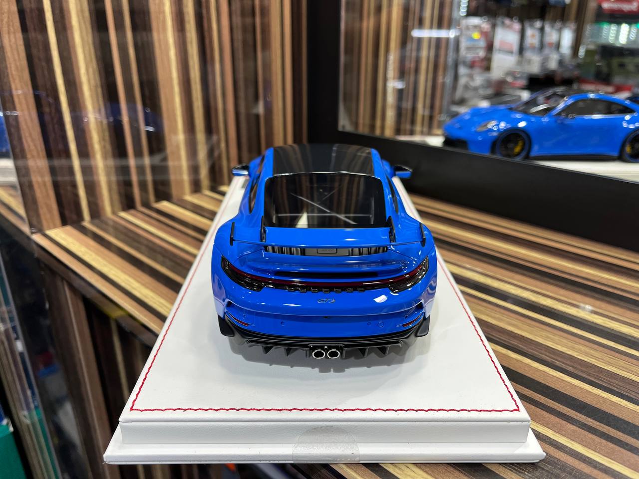 Davis & Giovanni Porsche 911 GT3 (992) 1/18 Resin Model - Blue|Sold in Dturman.com Dubai UAE.