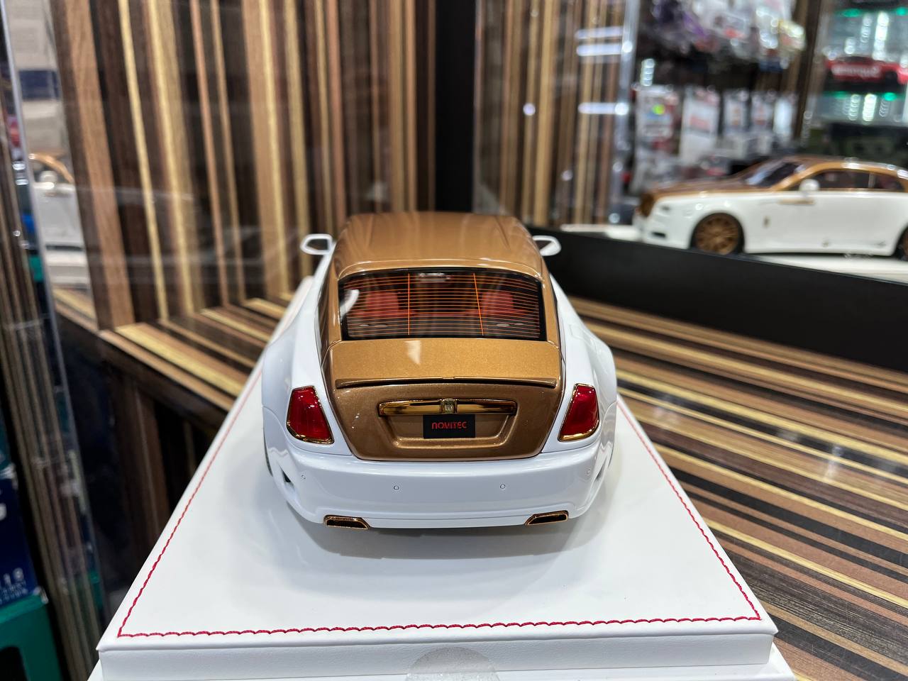 Davis & Giovanni Rolls Royce Wraith 1/18 Resin Model - White/Gold|Sold in Dturman.com Dubai UAE.