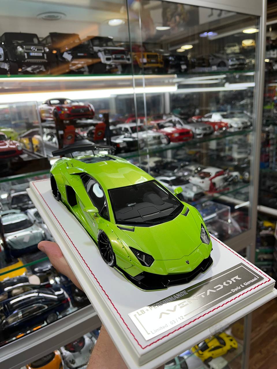 Davis & Giovanni Lamborghini Aventador LBWK 1/18 Resin Model - Apple Green|Sold in Dturman.com Dubai UAE.